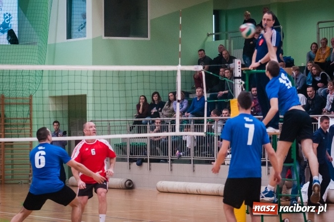 Zdjęcie w galerii na portalu naszraciborz.pl: Siatkarski Turniej Zakładów Pracy i Służb Mundurowych: Eko-Okna znów zwycięskie wiadomości z regionu
