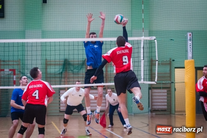 Zdjęcie w galerii na portalu naszraciborz.pl: Siatkarski Turniej Zakładów Pracy i Służb Mundurowych: Eko-Okna znów zwycięskie wiadomości z regionu