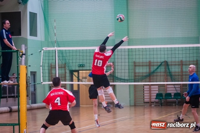 Zdjęcie w galerii na portalu naszraciborz.pl: Siatkarski Turniej Zakładów Pracy i Służb Mundurowych: Eko-Okna znów zwycięskie wiadomości z regionu