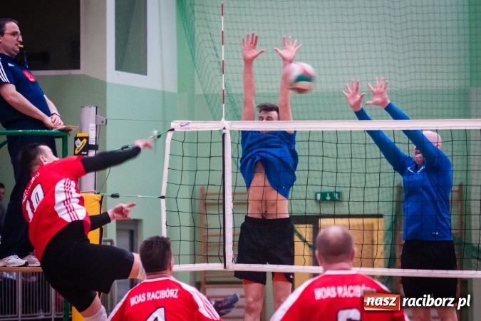 Zdjęcie w galerii na portalu naszraciborz.pl: Siatkarski Turniej Zakładów Pracy i Służb Mundurowych: Eko-Okna znów zwycięskie wiadomości z regionu