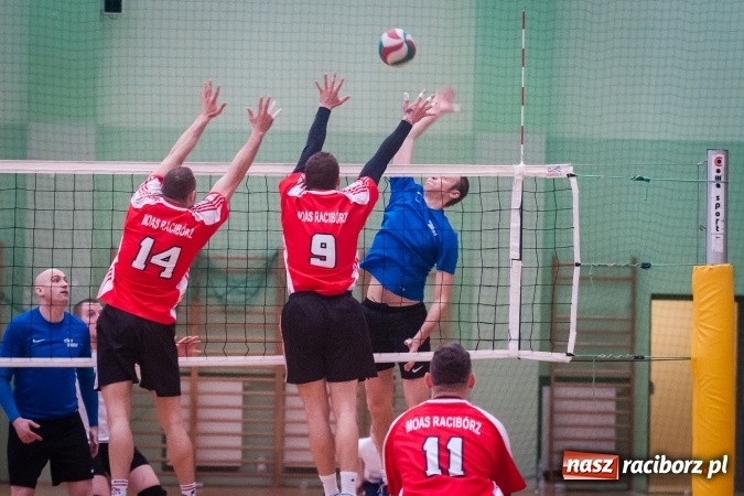 Zdjęcie w galerii na portalu naszraciborz.pl: Siatkarski Turniej Zakładów Pracy i Służb Mundurowych: Eko-Okna znów zwycięskie wiadomości z regionu
