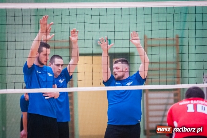 Zdjęcie w galerii na portalu naszraciborz.pl: Siatkarski Turniej Zakładów Pracy i Służb Mundurowych: Eko-Okna znów zwycięskie wiadomości z regionu