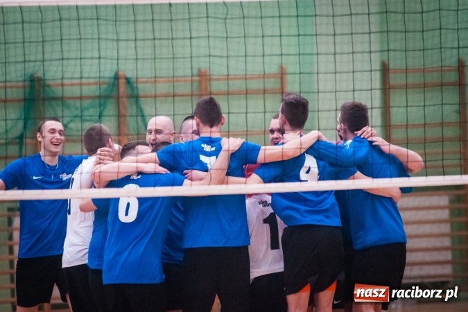 Zdjęcie w galerii na portalu naszraciborz.pl: Siatkarski Turniej Zakładów Pracy i Służb Mundurowych: Eko-Okna znów zwycięskie wiadomości z regionu