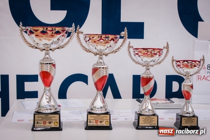 Zdjęcie w galerii na portalu naszraciborz.pl: Siatkarski Turniej Zakładów Pracy i Służb Mundurowych: Eko-Okna znów zwycięskie wiadomości z regionu