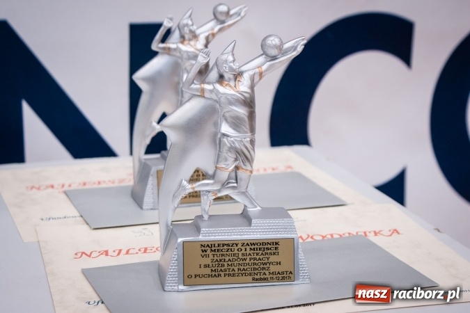 Zdjęcie w galerii na portalu naszraciborz.pl: Siatkarski Turniej Zakładów Pracy i Służb Mundurowych: Eko-Okna znów zwycięskie wiadomości z regionu