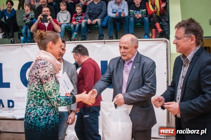 Zdjęcie w galerii na portalu naszraciborz.pl: Siatkarski Turniej Zakładów Pracy i Służb Mundurowych: Eko-Okna znów zwycięskie wiadomości z regionu