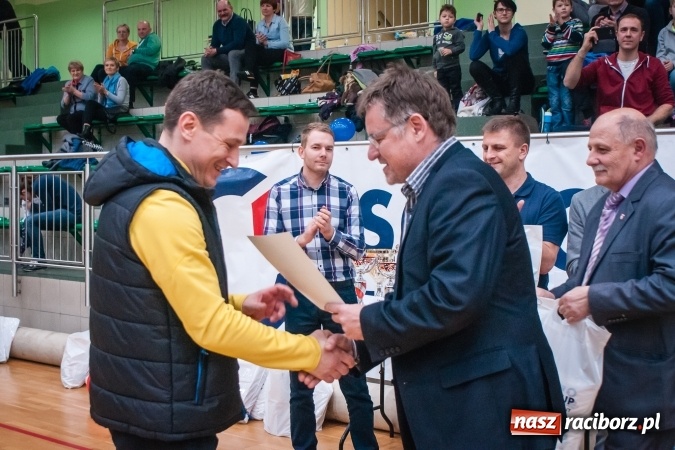 Zdjęcie w galerii na portalu naszraciborz.pl: Siatkarski Turniej Zakładów Pracy i Służb Mundurowych: Eko-Okna znów zwycięskie wiadomości z regionu