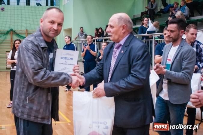 Zdjęcie w galerii na portalu naszraciborz.pl: Siatkarski Turniej Zakładów Pracy i Służb Mundurowych: Eko-Okna znów zwycięskie wiadomości z regionu