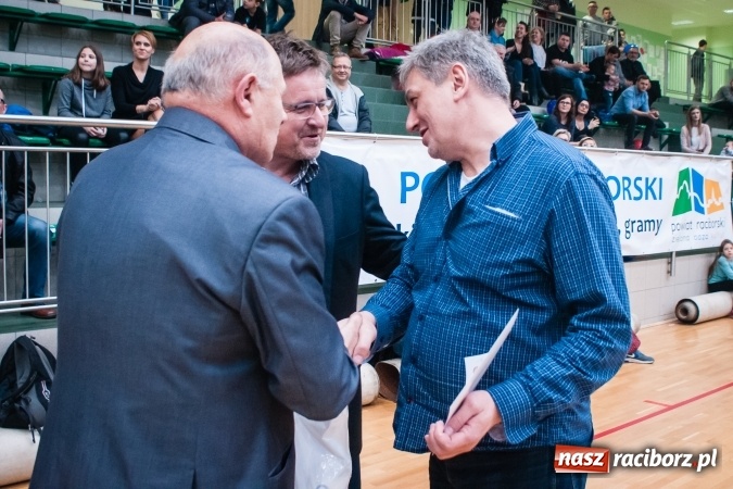 Zdjęcie w galerii na portalu naszraciborz.pl: Siatkarski Turniej Zakładów Pracy i Służb Mundurowych: Eko-Okna znów zwycięskie wiadomości z regionu