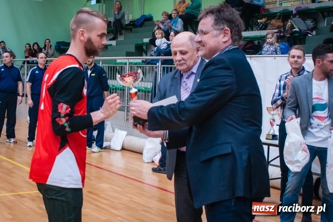 Zdjęcie w galerii na portalu naszraciborz.pl: Siatkarski Turniej Zakładów Pracy i Służb Mundurowych: Eko-Okna znów zwycięskie wiadomości z regionu
