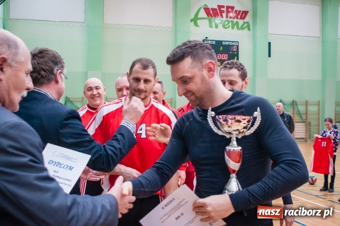Zdjęcie w galerii na portalu naszraciborz.pl: Siatkarski Turniej Zakładów Pracy i Służb Mundurowych: Eko-Okna znów zwycięskie wiadomości z regionu