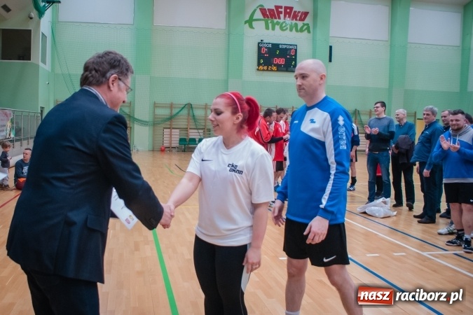 Zdjęcie w galerii na portalu naszraciborz.pl: Siatkarski Turniej Zakładów Pracy i Służb Mundurowych: Eko-Okna znów zwycięskie wiadomości z regionu