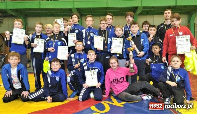 Zdjęcie w galerii na portalu naszraciborz.pl: Grad medali zapaśników raciborskiej Unii na zawodach w Katowicach  wiadomości z regionu
