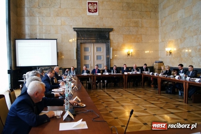 Zdjęcie w galerii na portalu naszraciborz.pl: Wojew&oacute;dzka Rada Dialogu Społecznego o niskiej emisji wiadomości z regionu