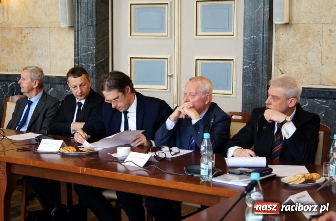 Zdjęcie w galerii na portalu naszraciborz.pl: Wojew&oacute;dzka Rada Dialogu Społecznego o niskiej emisji wiadomości z regionu