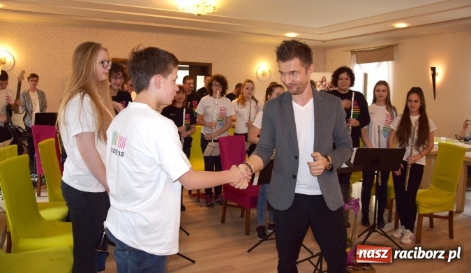 Zdjęcie w galerii na portalu naszraciborz.pl: Cuda się zdarzają – warsztaty z Adamem Sztabą  wiadomości z regionu