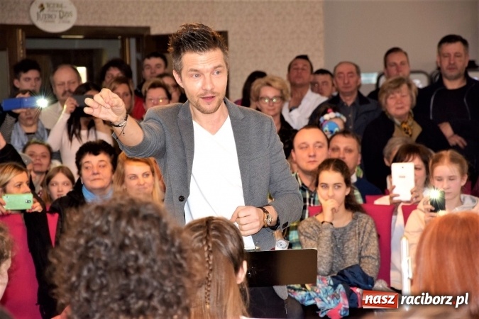 Zdjęcie w galerii na portalu naszraciborz.pl: Cuda się zdarzają – warsztaty z Adamem Sztabą  wiadomości z regionu