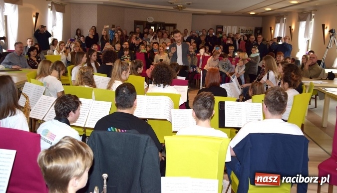 Zdjęcie w galerii na portalu naszraciborz.pl: Cuda się zdarzają – warsztaty z Adamem Sztabą  wiadomości z regionu