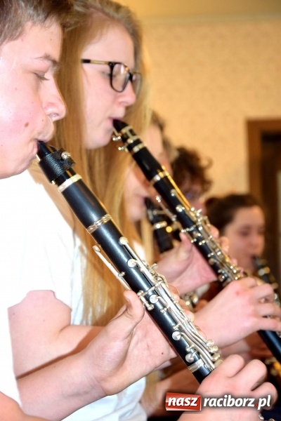 Zdjęcie w galerii na portalu naszraciborz.pl: Cuda się zdarzają – warsztaty z Adamem Sztabą  wiadomości z regionu