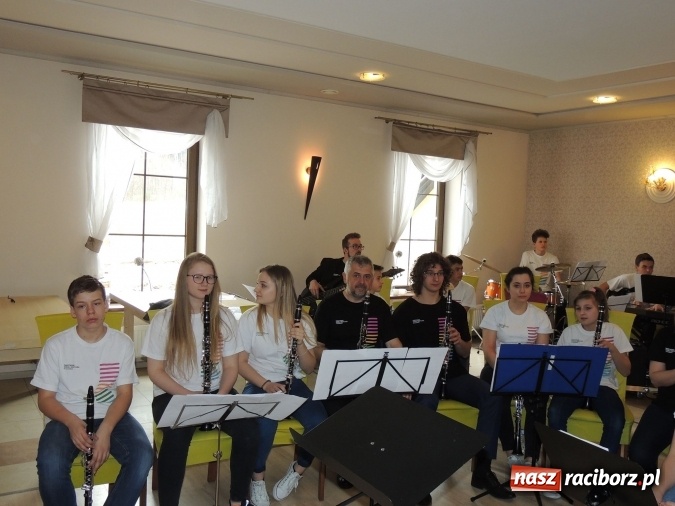 Zdjęcie w galerii na portalu naszraciborz.pl: Cuda się zdarzają – warsztaty z Adamem Sztabą  wiadomości z regionu
