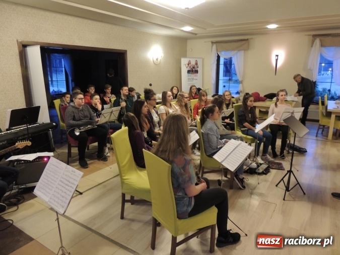 Zdjęcie w galerii na portalu naszraciborz.pl: Cuda się zdarzają – warsztaty z Adamem Sztabą  wiadomości z regionu