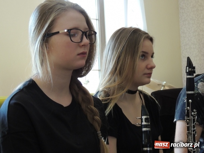 Zdjęcie w galerii na portalu naszraciborz.pl: Cuda się zdarzają – warsztaty z Adamem Sztabą  wiadomości z regionu