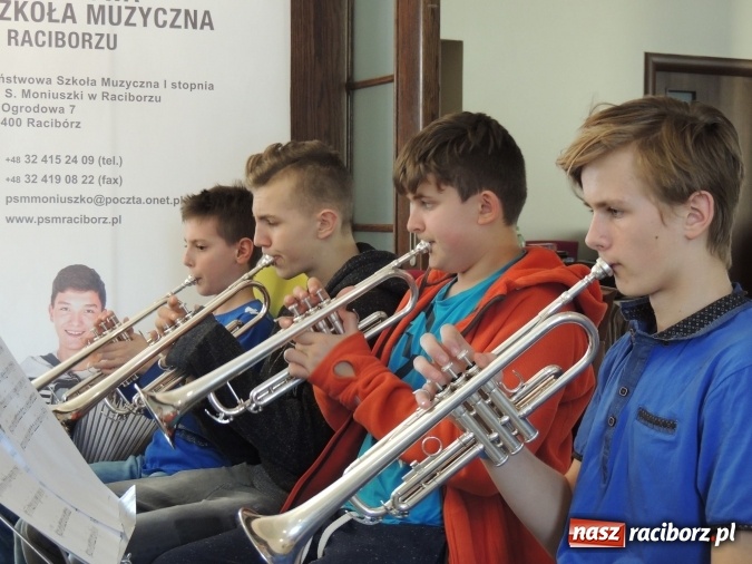 Zdjęcie w galerii na portalu naszraciborz.pl: Cuda się zdarzają – warsztaty z Adamem Sztabą  wiadomości z regionu