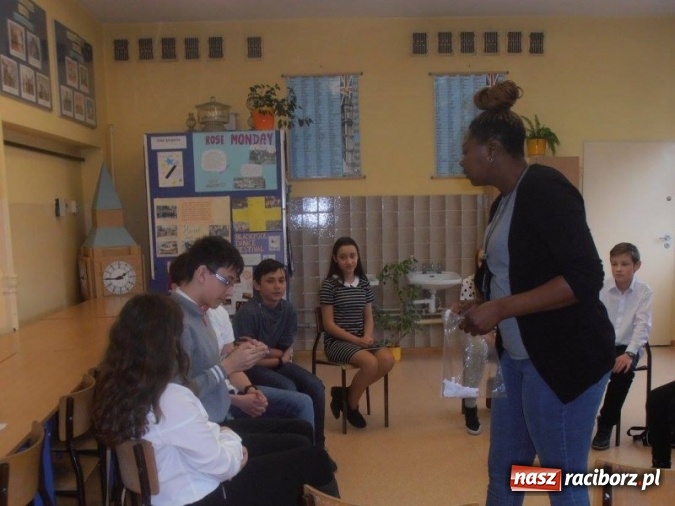 Zdjęcie w galerii na portalu naszraciborz.pl: Powiatowy Konkurs z Języka Angielskiego po raz dziewiąty w G3 wiadomości z regionu