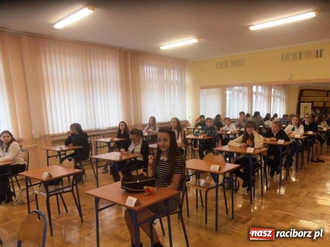 Zdjęcie w galerii na portalu naszraciborz.pl: Powiatowy Konkurs z Języka Angielskiego po raz dziewiąty w G3 wiadomości z regionu