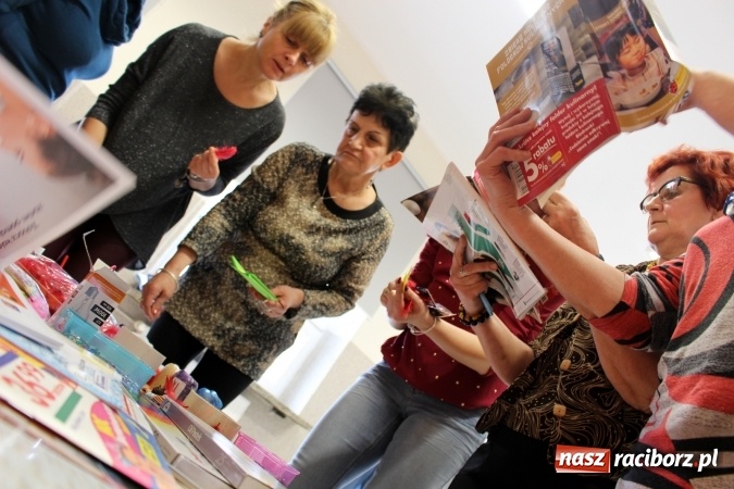 Zdjęcie w galerii na portalu naszraciborz.pl: Odcienie kobiecości w Gminnym Centrum Kultury w Nędzy wiadomości z regionu