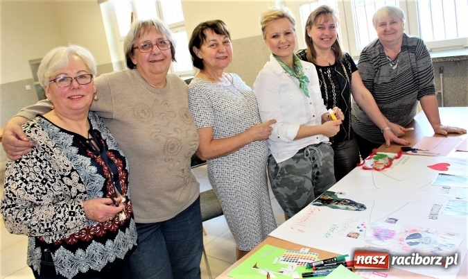 Zdjęcie w galerii na portalu naszraciborz.pl: Odcienie kobiecości w Gminnym Centrum Kultury w Nędzy wiadomości z regionu