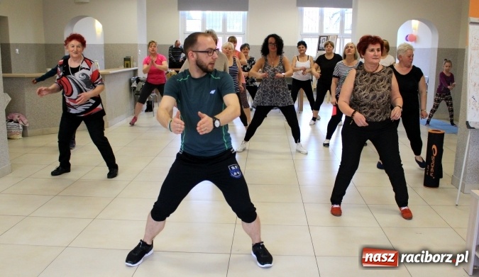 Zdjęcie w galerii na portalu naszraciborz.pl: Odcienie kobiecości w Gminnym Centrum Kultury w Nędzy wiadomości z regionu