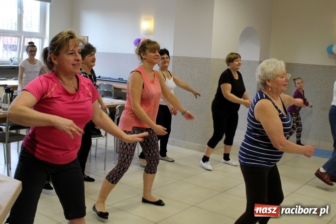 Zdjęcie w galerii na portalu naszraciborz.pl: Odcienie kobiecości w Gminnym Centrum Kultury w Nędzy wiadomości z regionu