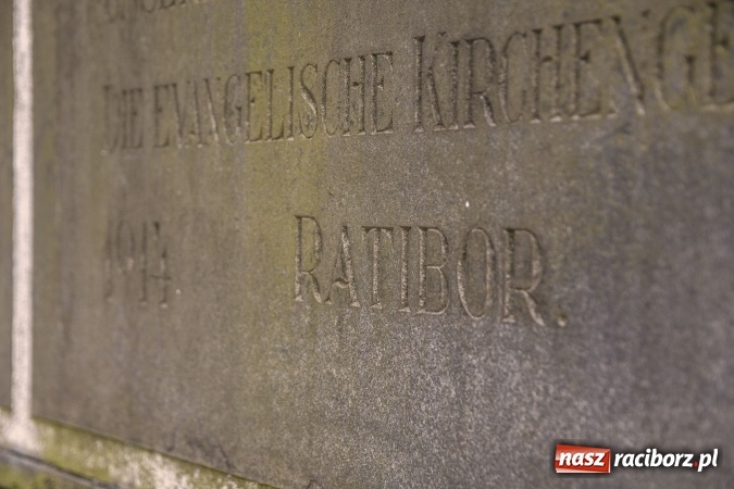 Zdjęcie w galerii na portalu naszraciborz.pl: Zapomniany cmentarz ewangelicki przy Starowiejskiej wiadomości z regionu