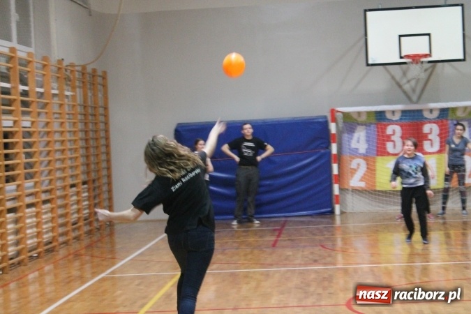 Zdjęcie w galerii na portalu naszraciborz.pl: Biwakowy weekend w Zespole Szkolno-Przedszkolnym na Ocicach wiadomości z regionu