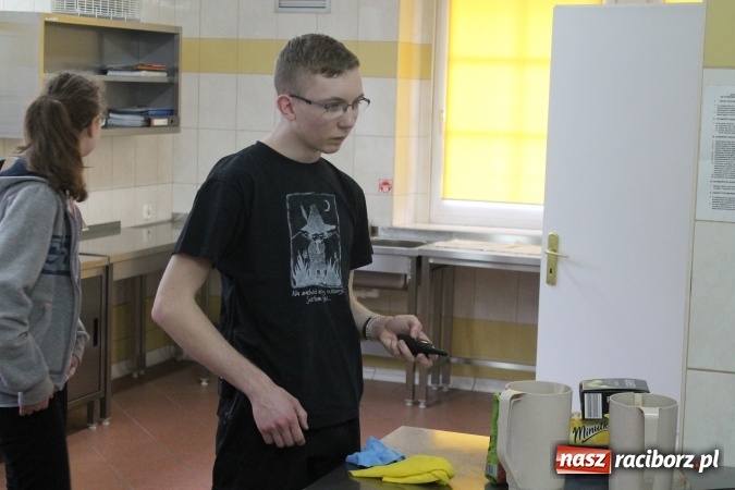 Zdjęcie w galerii na portalu naszraciborz.pl: Biwakowy weekend w Zespole Szkolno-Przedszkolnym na Ocicach wiadomości z regionu