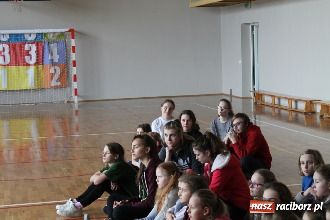 Zdjęcie w galerii na portalu naszraciborz.pl: Biwakowy weekend w Zespole Szkolno-Przedszkolnym na Ocicach wiadomości z regionu