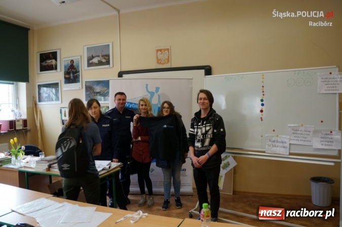 Zdjęcie w galerii na portalu naszraciborz.pl: Wkraczasz w dorosłość – Wybieraj! Spotkanie policjantów z młodzieżą  wiadomości z regionu