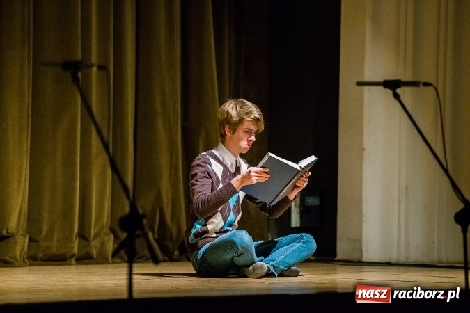 Zdjęcie w galerii na portalu naszraciborz.pl: O rozmowie, zrozumieniu i dziecięcej zabawie - teatr Miodzio zaprezentował się w Raciborskim Centrum Kultury wiadomości z regionu