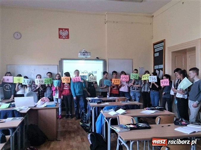 Zdjęcie w galerii na portalu naszraciborz.pl: Dzień Liczby Pi w Gimnazjum nr 5  wiadomości z regionu