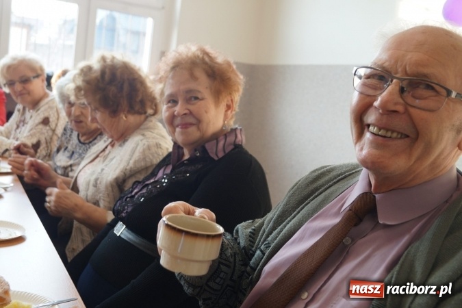 Zdjęcie w galerii na portalu naszraciborz.pl: Dzień Kobiet i Mężczyzn w kole emerytów w Nędzy wiadomości z regionu