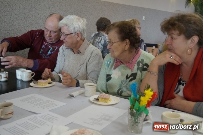 Zdjęcie w galerii na portalu naszraciborz.pl: Dzień Kobiet i Mężczyzn w kole emerytów w Nędzy wiadomości z regionu