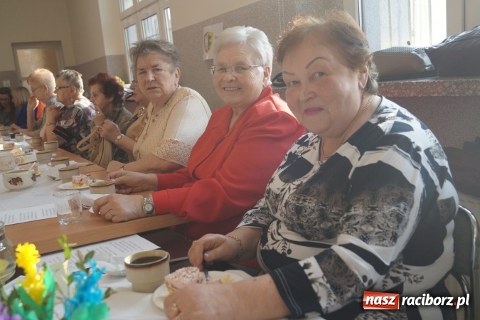 Zdjęcie w galerii na portalu naszraciborz.pl: Dzień Kobiet i Mężczyzn w kole emerytów w Nędzy wiadomości z regionu