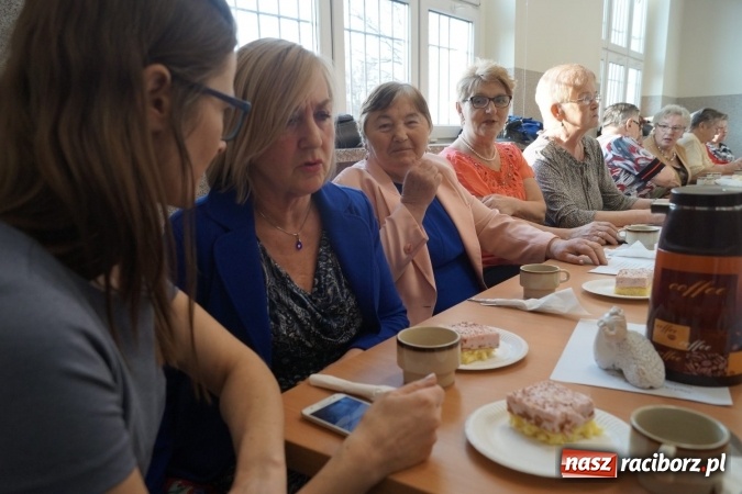 Zdjęcie w galerii na portalu naszraciborz.pl: Dzień Kobiet i Mężczyzn w kole emerytów w Nędzy wiadomości z regionu