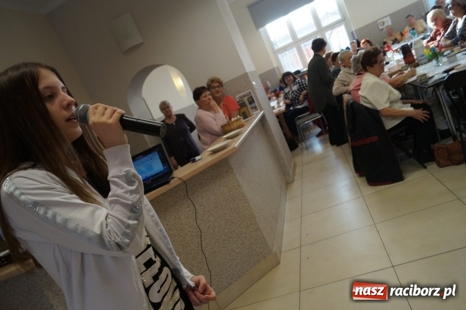 Zdjęcie w galerii na portalu naszraciborz.pl: Dzień Kobiet i Mężczyzn w kole emerytów w Nędzy wiadomości z regionu