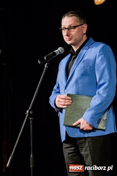 Zdjęcie w galerii na portalu naszraciborz.pl: Dyplomy i stypendia za wysokie wyniki w nauce w raciborskich szkołach rozdane wiadomości z regionu