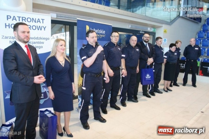 Zdjęcie w galerii na portalu naszraciborz.pl: Policjant z Kuźni Raciborskiej przywiózł złoto z mistrzostw policji w pływaniu wiadomości z regionu