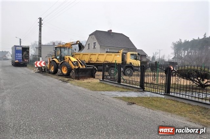 Zdjęcie w galerii na portalu naszraciborz.pl: Budowa kanalizacji w Kuźni Raciborskiej rozpoczęta  wiadomości z regionu