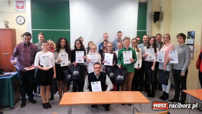 Zdjęcie w galerii na portalu naszraciborz.pl: Powiatowy Konkurs Wiedzy o Ziemi Raciborskiej po raz szesnasty w II LO wiadomości z regionu