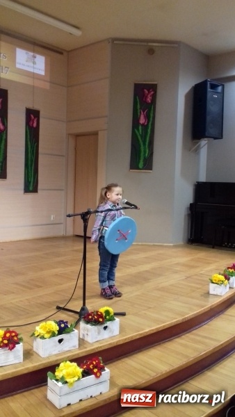 Zdjęcie w galerii na portalu naszraciborz.pl: W Tworkowie odbyła się jubileuszowa edycja Gminnego Konkursu Gwary Śląskiej wiadomości z regionu